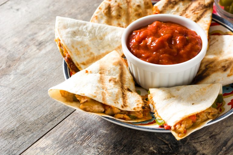 QUESADILLAS DE POLLO